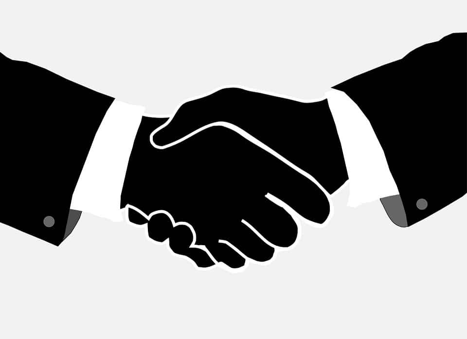 être d’accord avec qqch/qqun