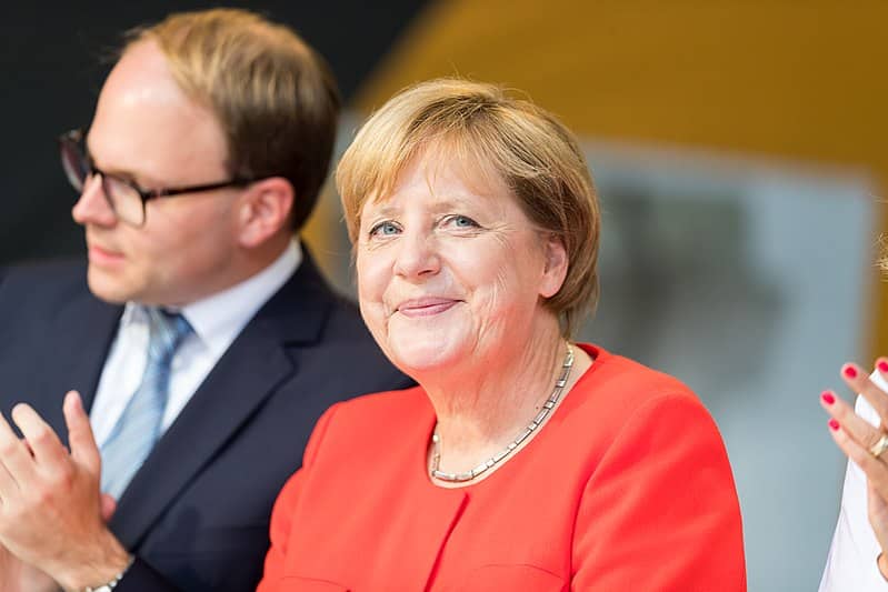 Combien y avait-il de prétendants pour prendre la tête de la CDU à la suite d'Angela Merkel ?