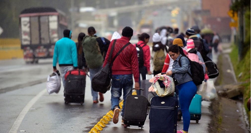 Où des migrants ont-ils massivement afflué sur le sol américain depuis début septembre et combien de personnes sont concernées?